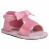 Sandalias para bebé recién nacida. Cierre con velcro ajustable para garantizar una mayor sujeción del pie. Bonito detalle de lazo. Colección primavera verano. Mayoral